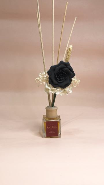 Diffuser Small - Black Rose + White Hydrangea