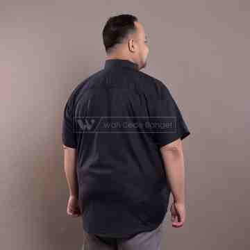 Kemeja Pria Jumbo Big Size Ukuran Besar WGB MAN IN BLACK
