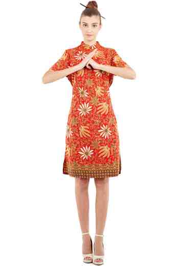 Dress Cheongsam Motif Aster Merah