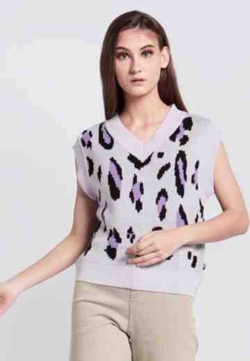 Leopard Pattern Knit Outer Blouse in Lilac image