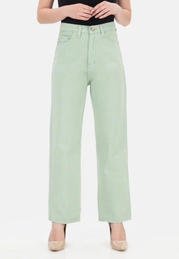 Basic Straight Jeans in Green image