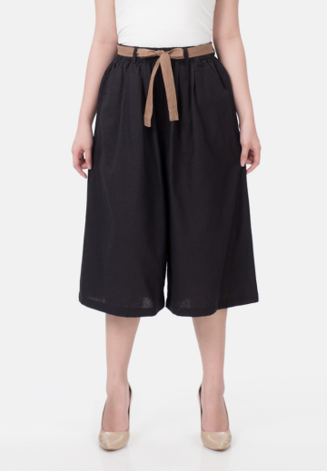 Black Short Linen Pants with Belt image