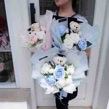 Artificial Roses with Graduation Dolls