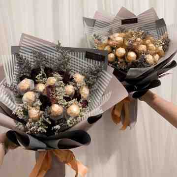 Dried Roses with 10 Ferreros