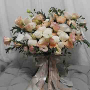 Custom Flowers with Peach Tone Rustic Style Bridal Bouquet